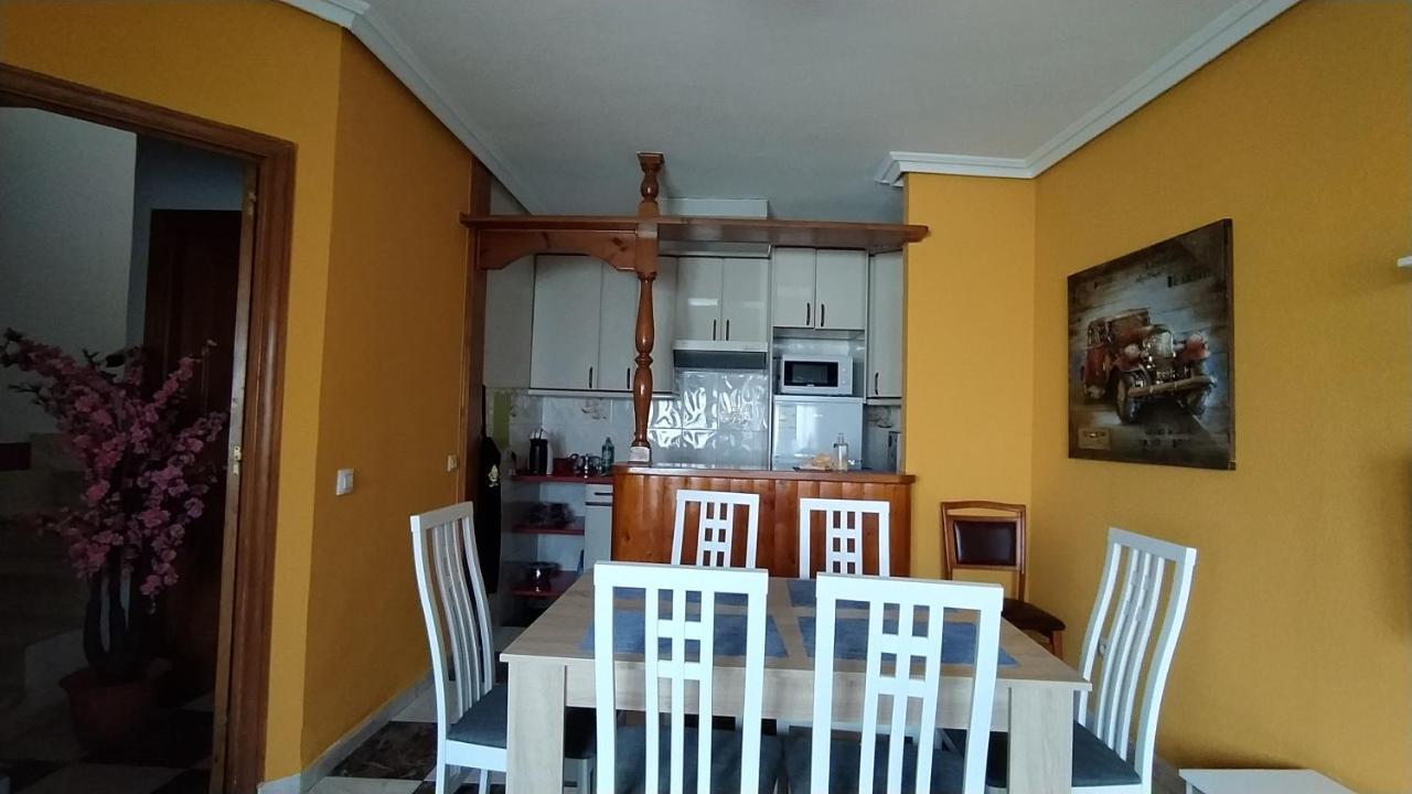 Villa Moreno Vivienda Uso Turistico อาบีลา ภายนอก รูปภาพ